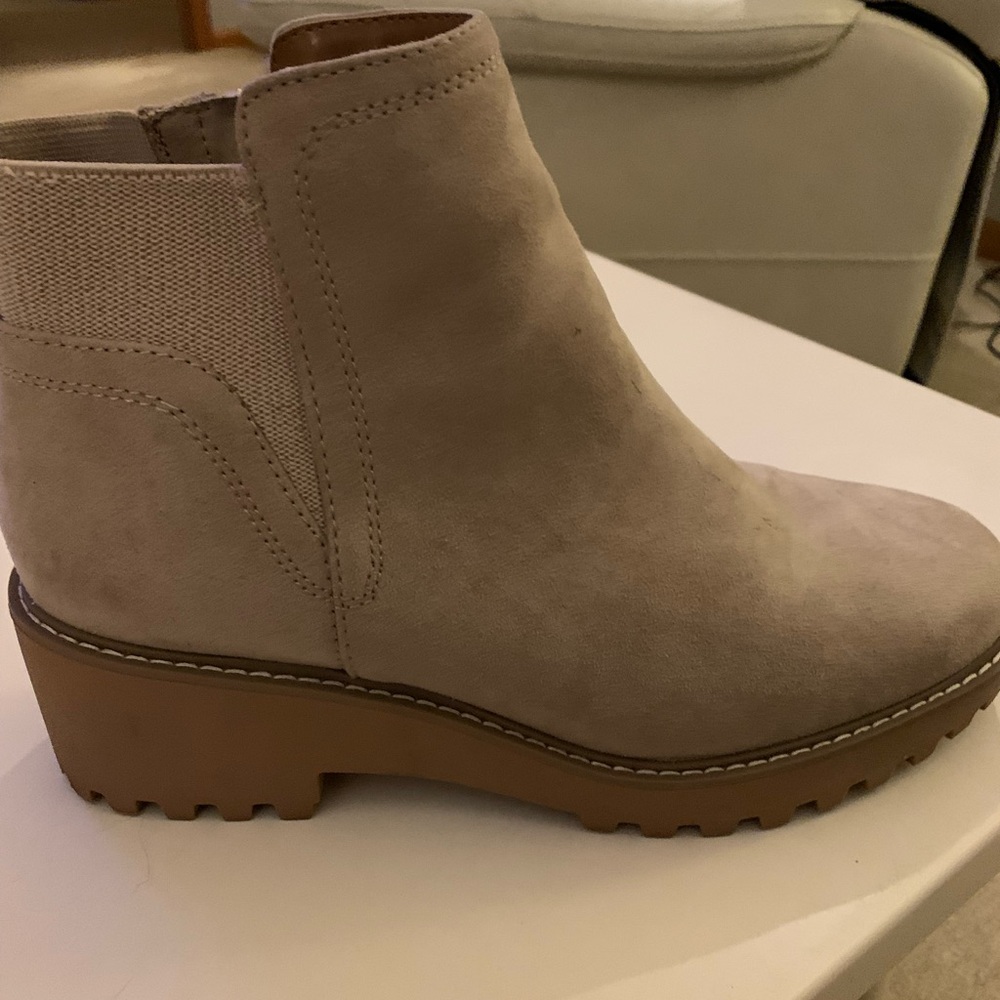 Ankle boots size 8.5